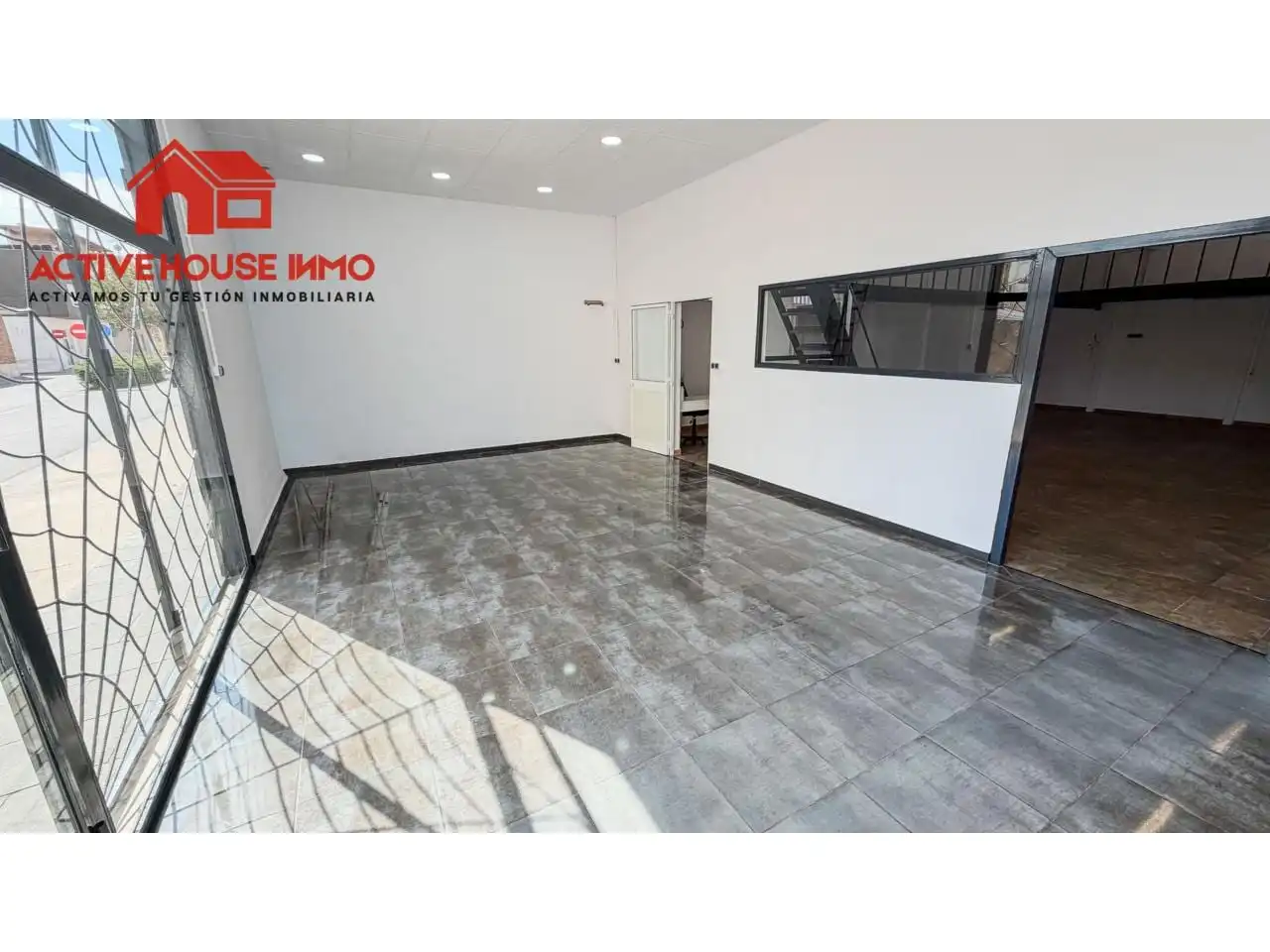 Local comercial en alquiler en Calle Mossèn Joan Baptista Sales, imagen 2