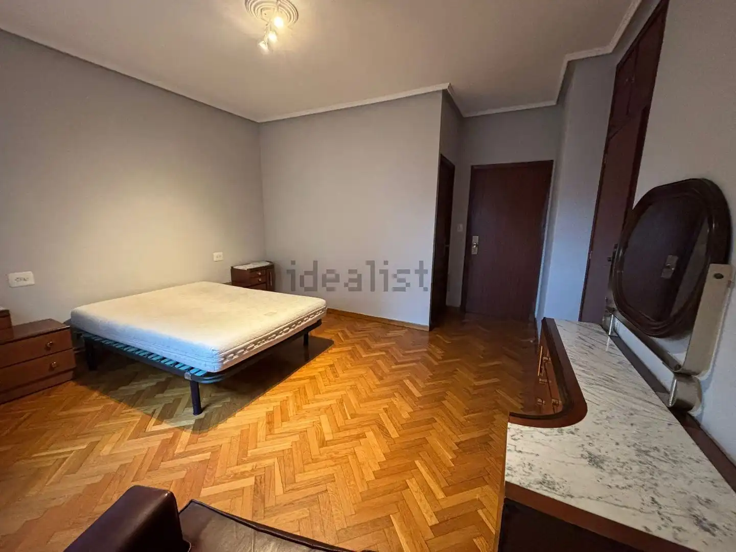 Habitación de Piso en venta en Ourense Capital  con Calefacción, Parquet y Trastero