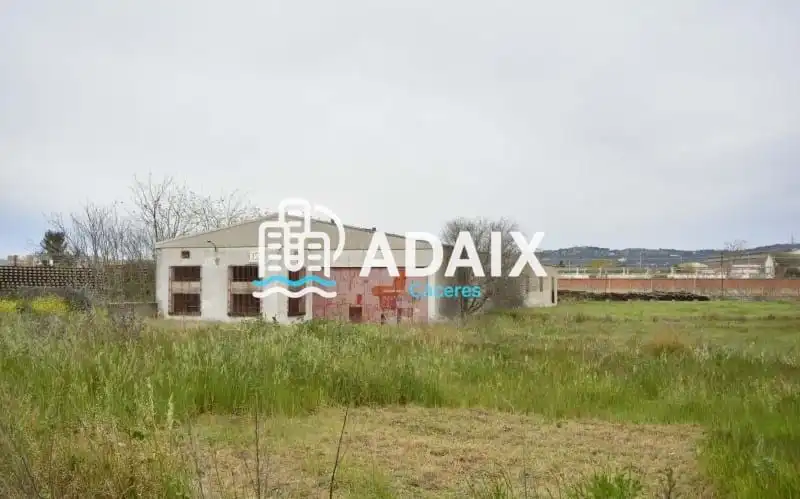 Fabrikhallen zum Verkauf in Cáceres