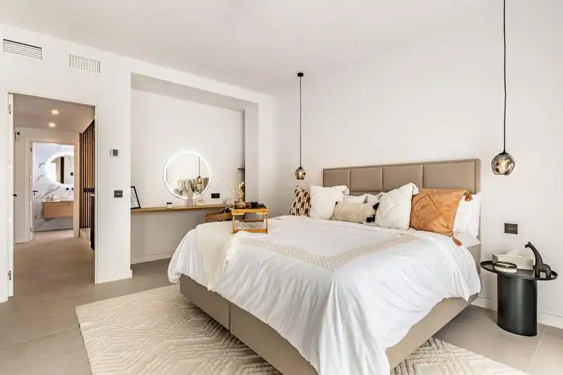Dormitori de Casa adosada de lloguer en Marbella amb Aire condicionat, Terrassa i Traster