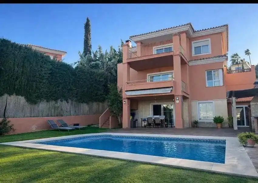 Chalet en venta en Jardines del aguila