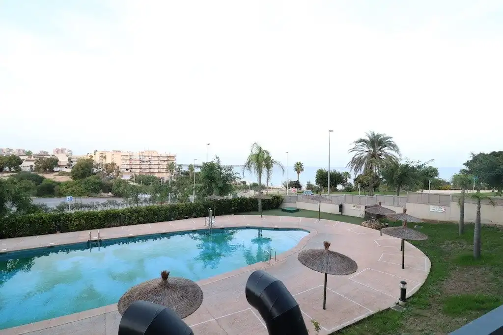 Apartament de lloguer a Avenida Holanda, Mil Palmeras