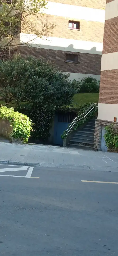 Außenansicht von Garage zum Verkauf in Getxo 