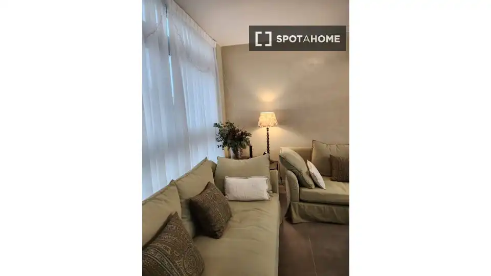Living room of Flat for share in Madrid  with Air Conditioner, Heating and Furnished
