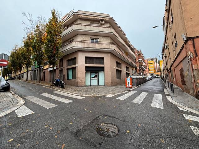 Local comercial en Alquiler en Carrer del Mas Marí, 66 en Santa Rosa