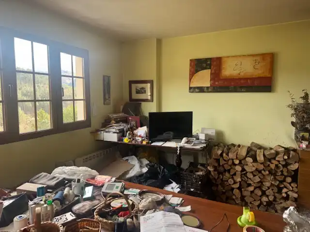 Wohnzimmer von Geschaftsraum zum Verkauf in Taramundi mit Heizung und Möbliert