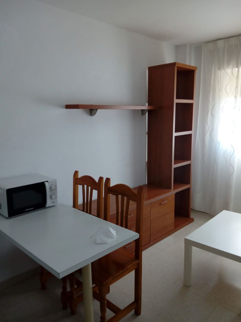 Dormitori de Apartament de lloguer en Málaga Capital amb Moblat, Forn i Rentadora