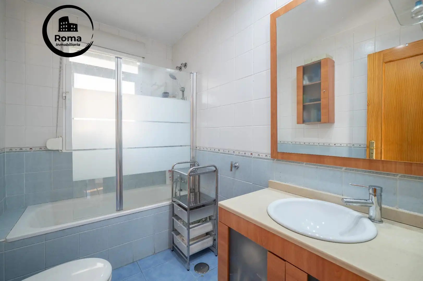 Badezimmer von Dachboden zum Verkauf in Armilla mit Klimaanlage und Terrasse