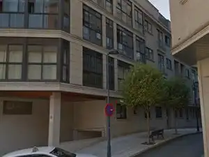 Vista exterior de Àtic de lloguer en Vigo  amb Calefacció, Jardí privat i Moblat