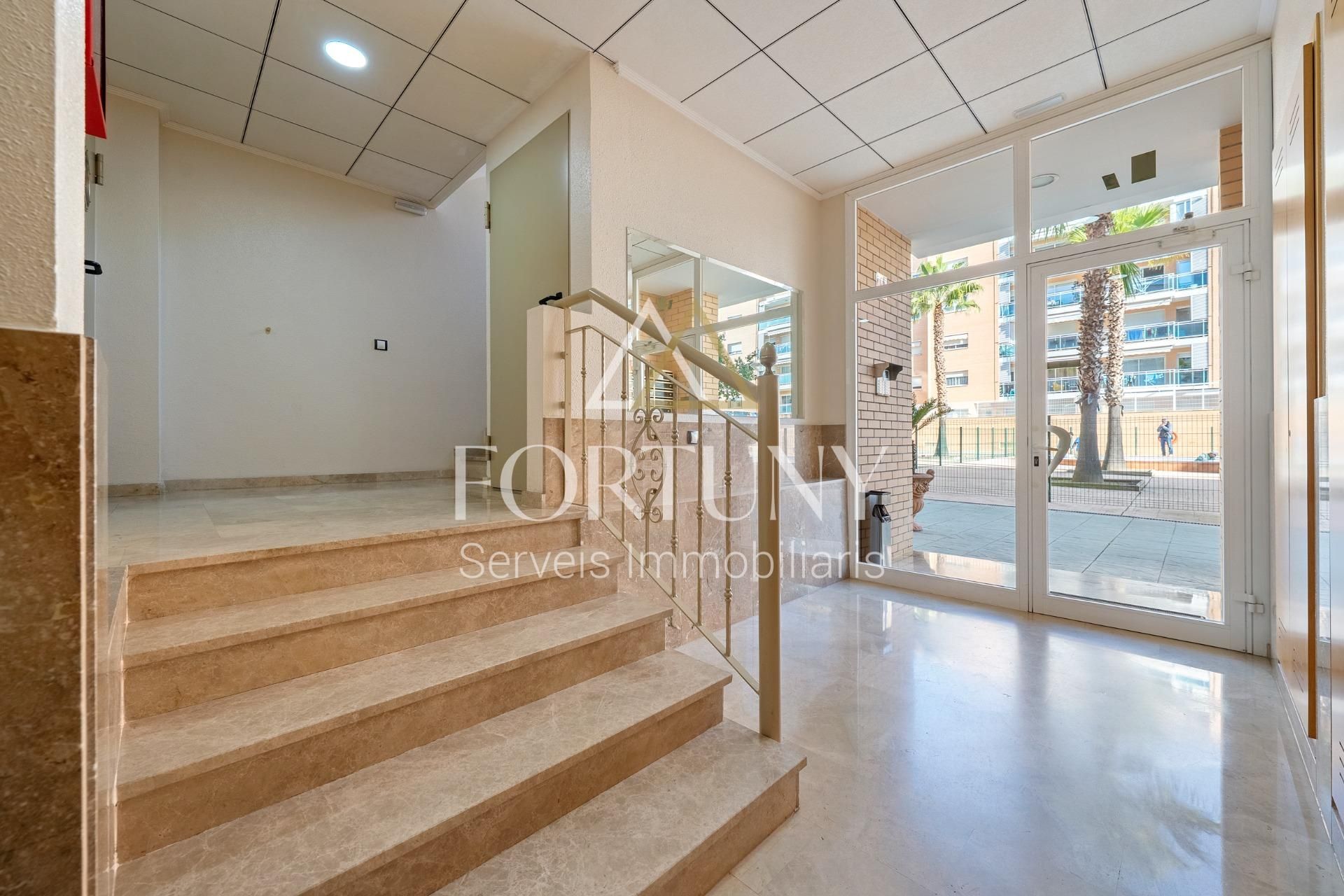 Pis en venda en Reus amb Jardí privat, Parquet i Terrassa