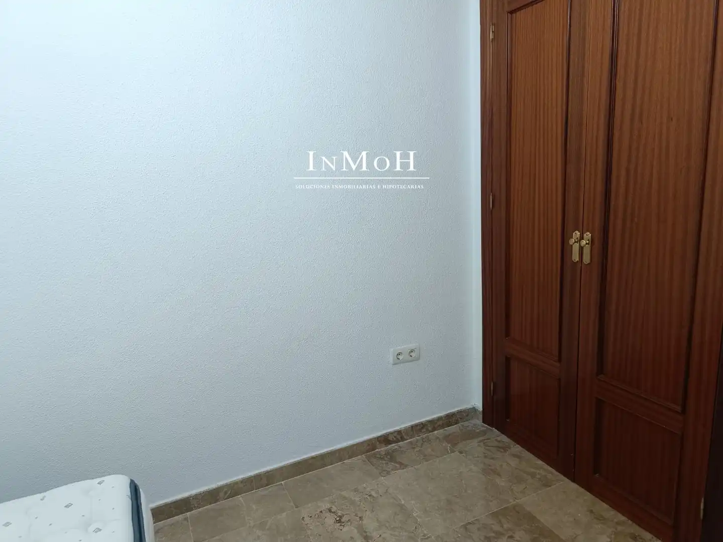 Wohnung zum Verkauf in San Fernando mit Heizung, Terrasse und Balkon
