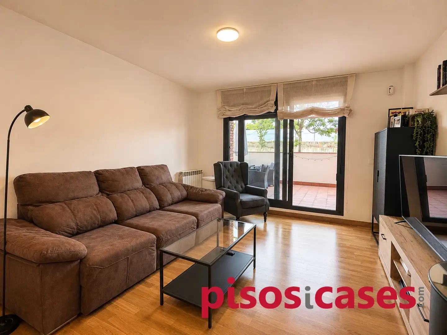 Sala d'estar de Pis en venda en Vic amb Calefacció, Parquet i Terrassa