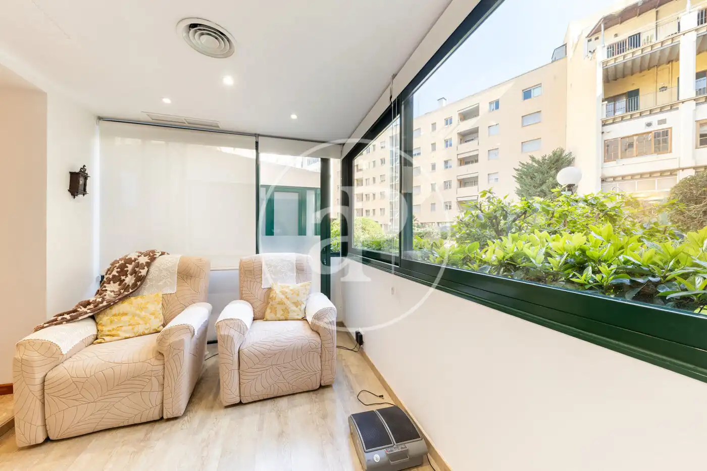 Außenansicht von Wohnung zum Verkauf in  Palma de Mallorca mit Klimaanlage, Heizung und Privatgarten