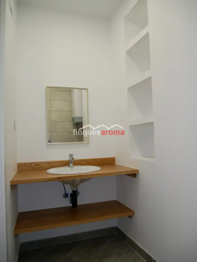 Baño de Piso en venta en Valls con Calefacción, Horno y Lavadora