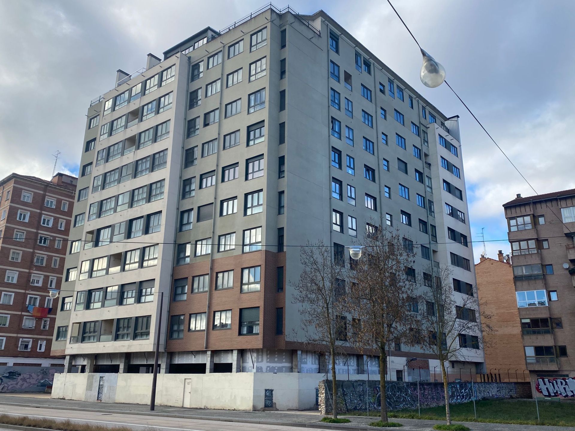 Vista exterior de Pis en venda en Burgos Capital amb Calefacció, Parquet i Traster