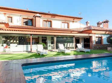 Xalet amb piscina en venda a Benicolada - Las Adelfas