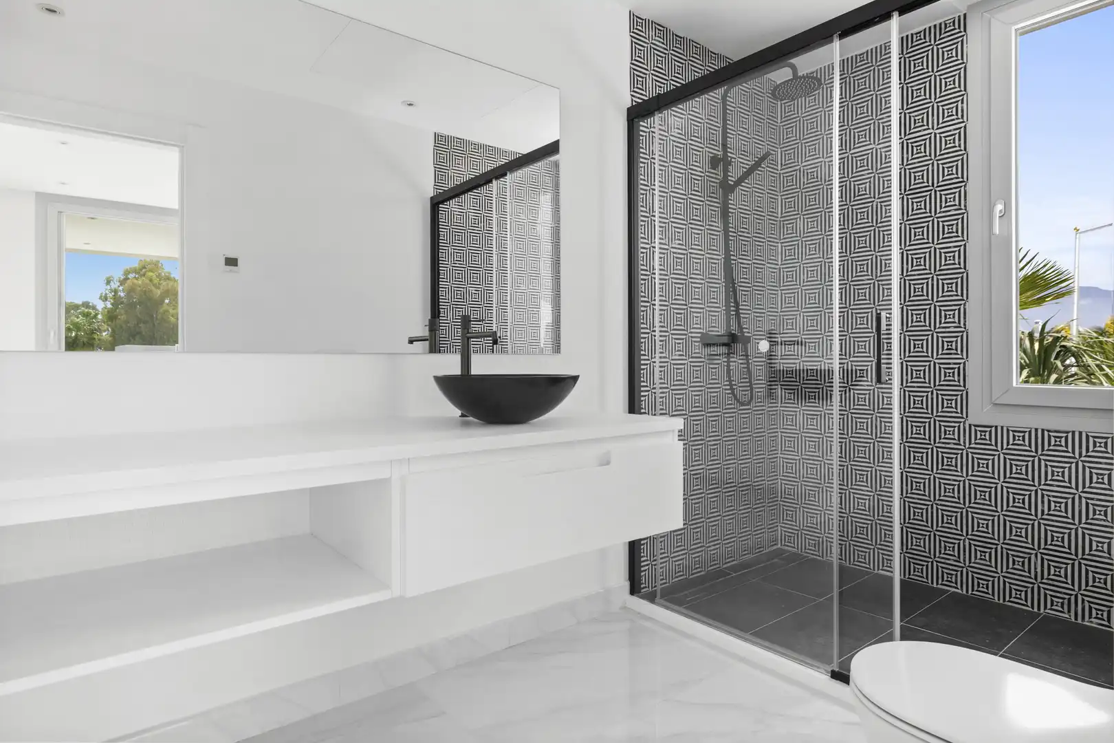Baño de Casa o chalet en venta en Marbella con Aire acondicionado, Jardín privado y Terraza