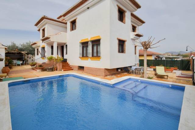 Casa-chalet en Venta en Calle ALELIES (VENT), 3 en Cúllar Vega