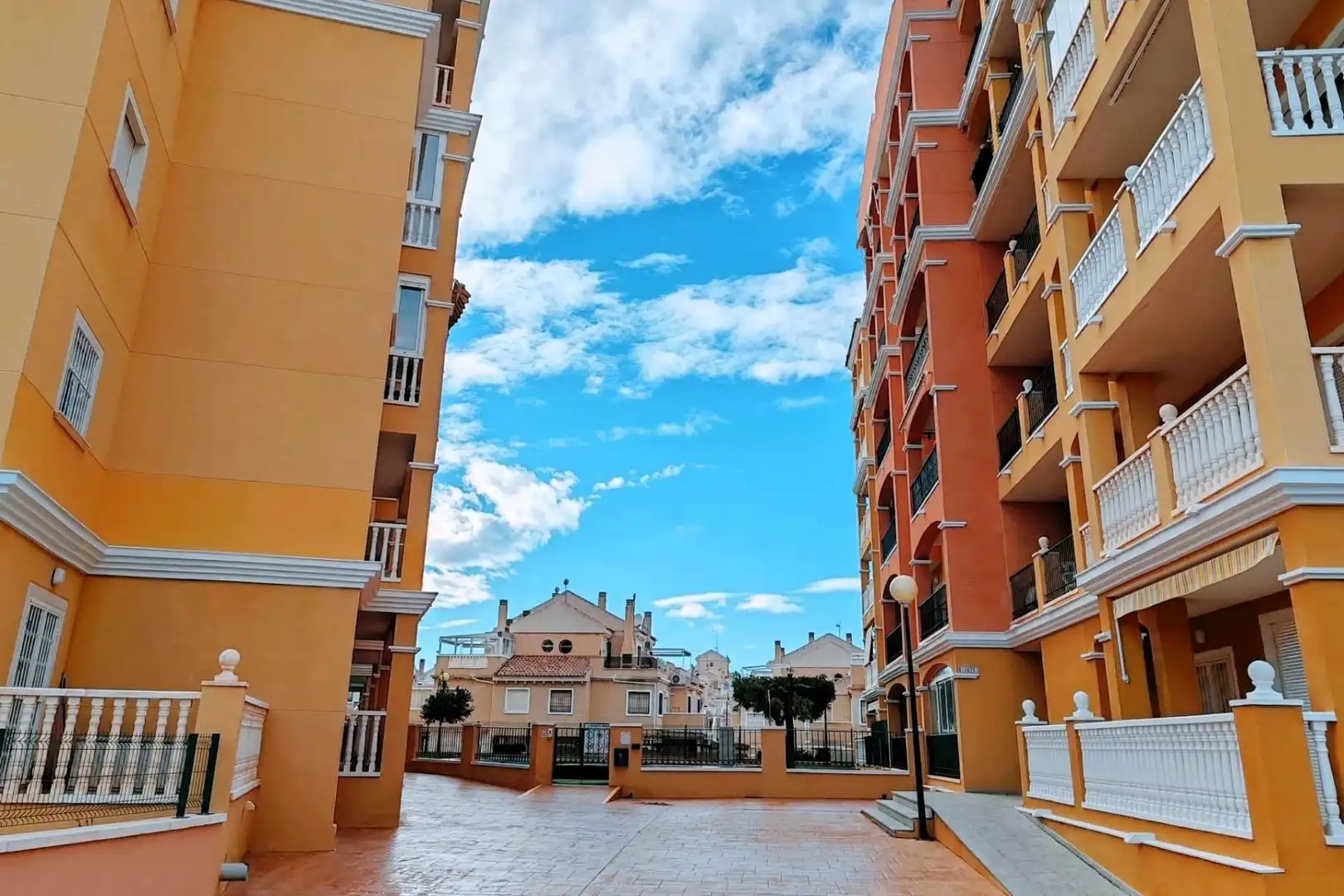 Vista exterior de Àtic en venda en Torrevieja amb Aire condicionat, Calefacció i Terrassa