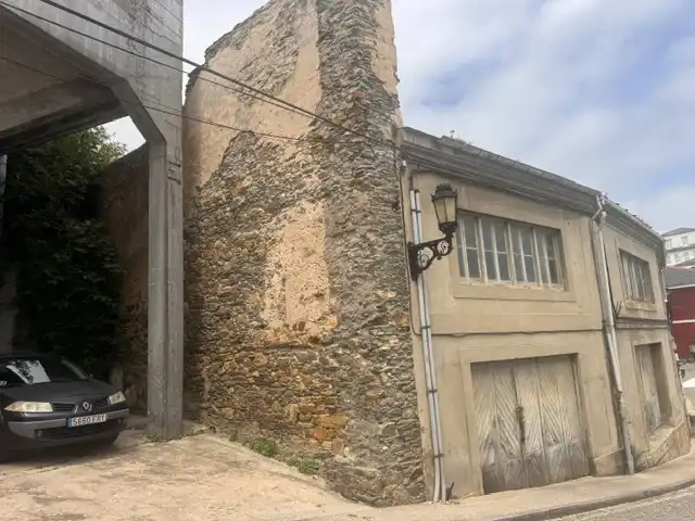 Vista exterior de Nau industrial en venda en Ribadeo