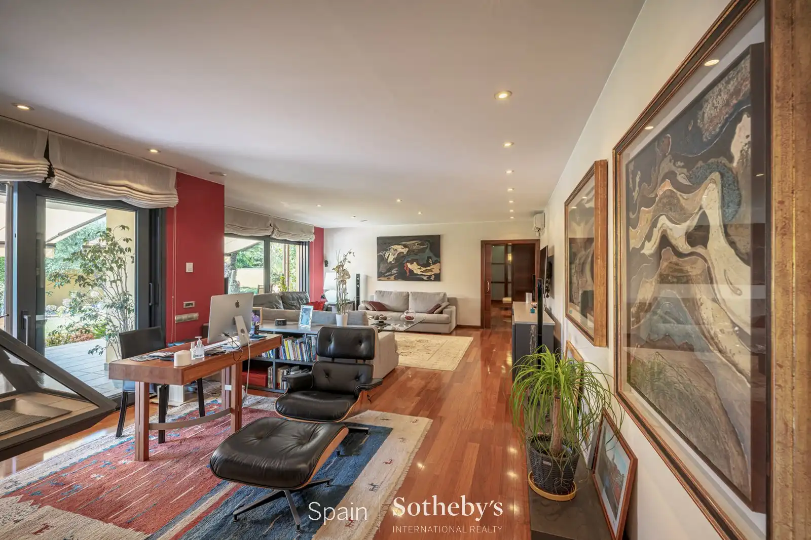 Sala d'estar de Casa o xalet en venda en L'Escala amb Aire condicionat, Calefacció i Jardí privat