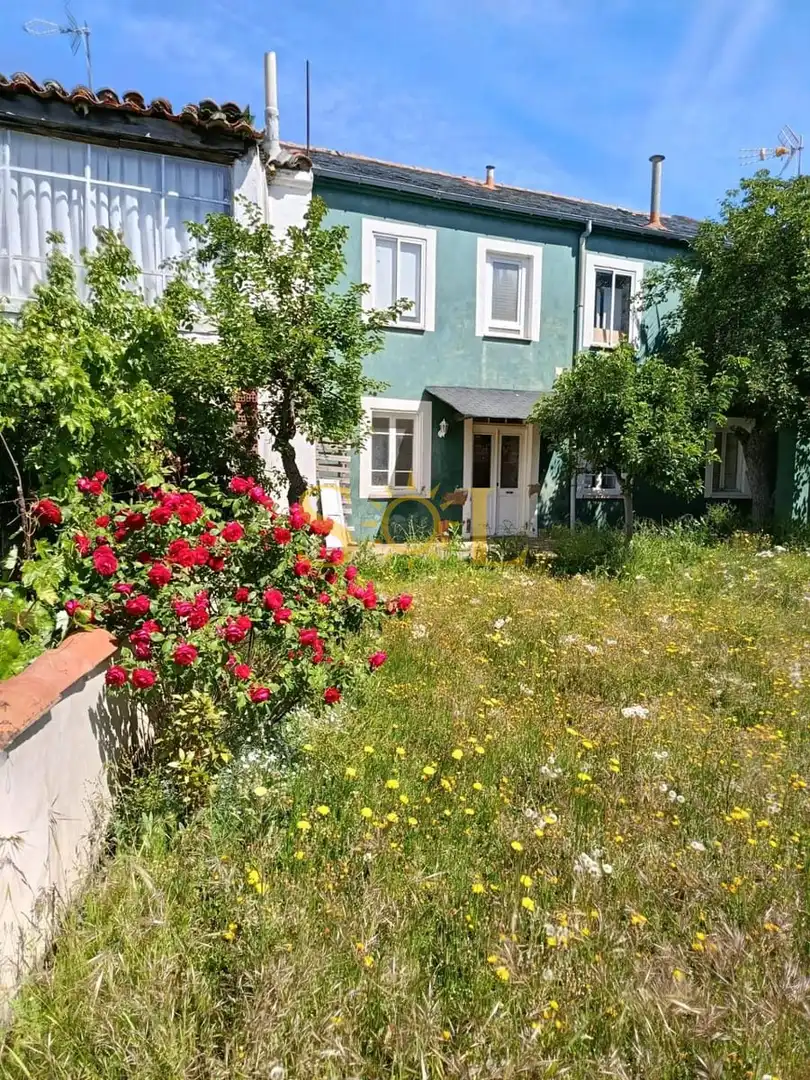 House with garden for sale in Calle de la Estación 8