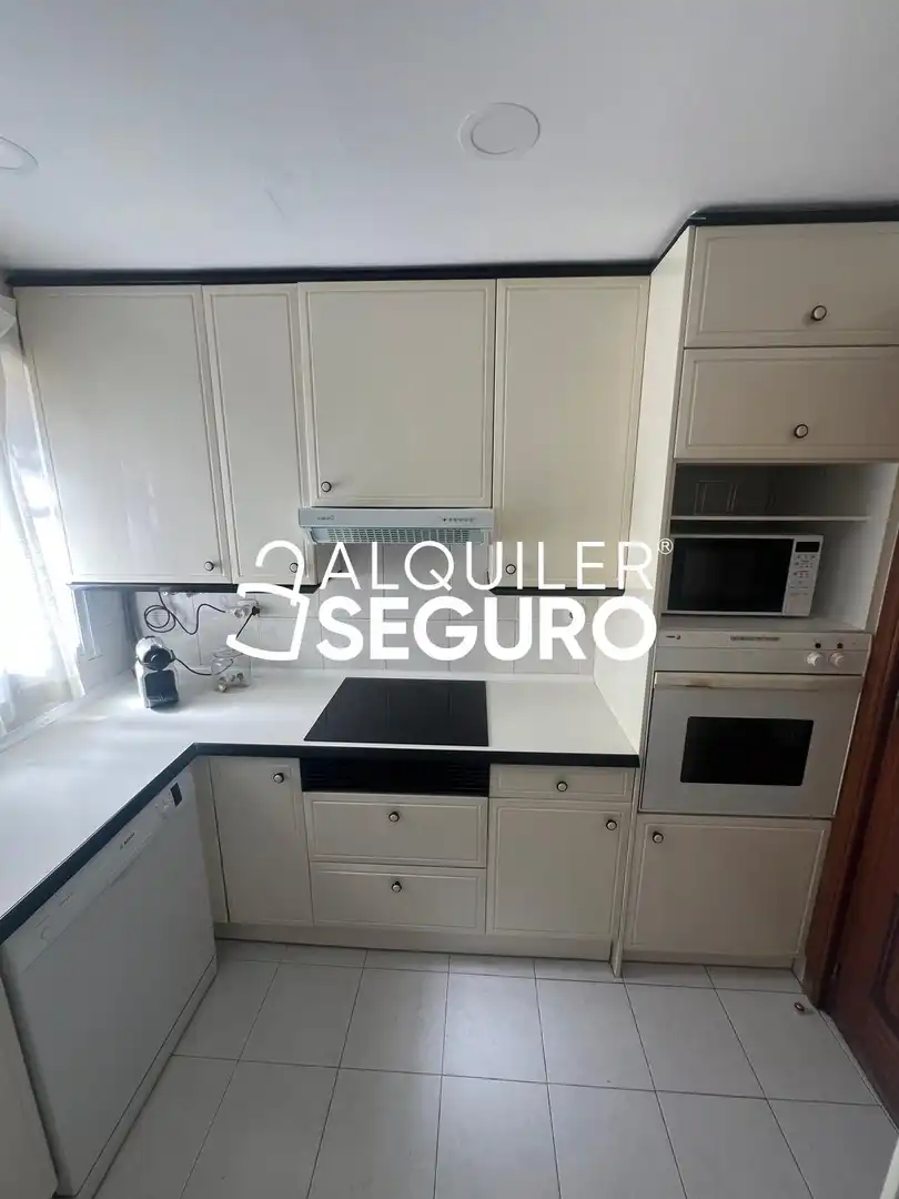 Kitchen of Flat for rent in Madrid  with Air Conditioner, Heating and Terrace