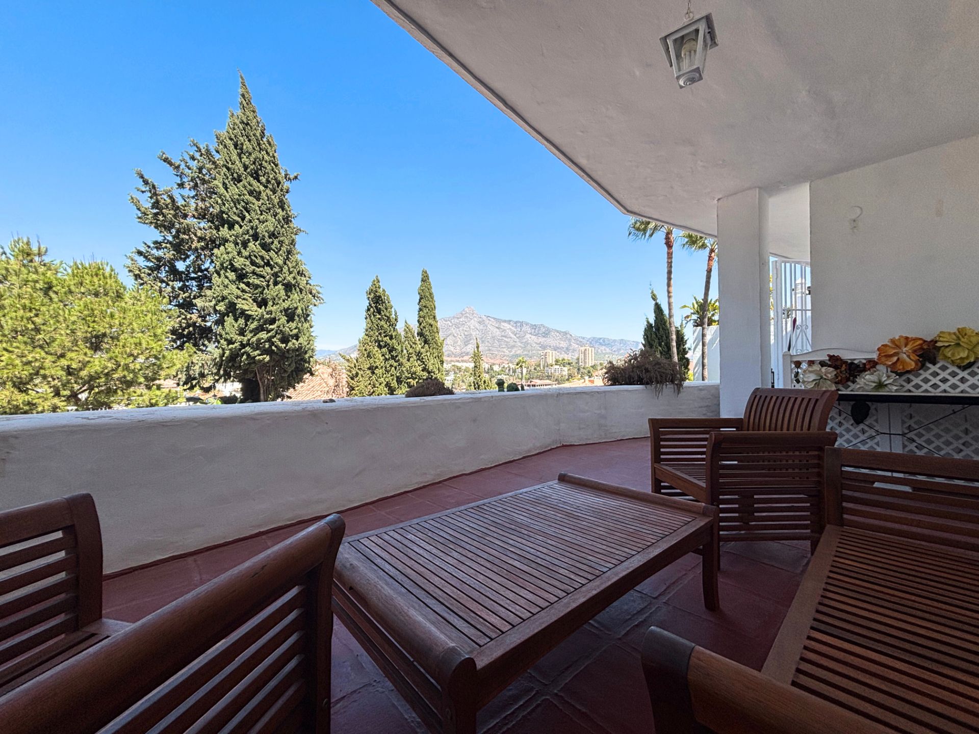 Flat for sale in Calle Real, Nueva Andalucía centro, Nueva Andalucía