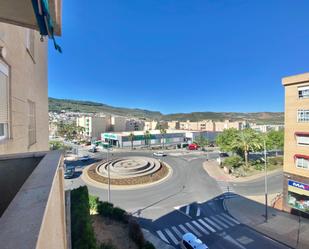 Vista exterior de Pis en venda en Antequera amb Terrassa i Balcó