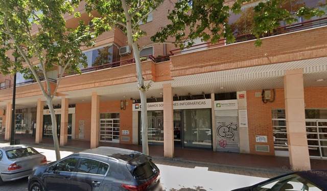 Local comercial en Alquiler en Calle SANGUESA CASTAÑOSA, M., 17 en Arrabal