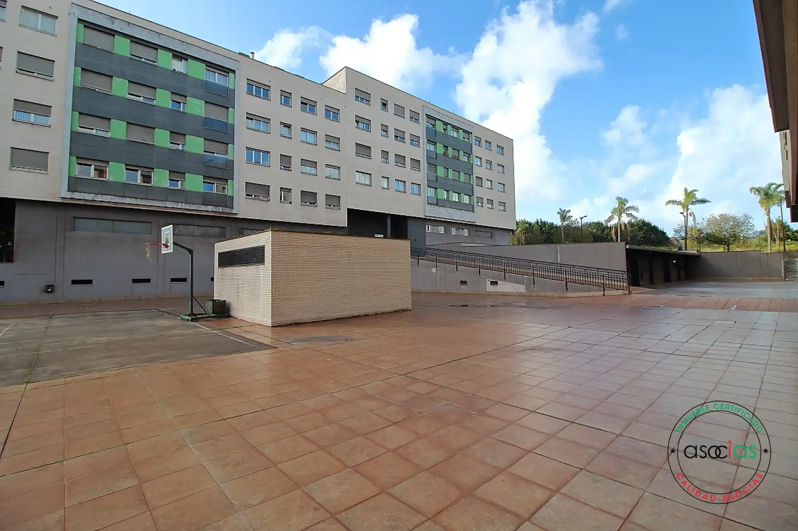 Vista exterior de Pis en venda en Gijón  amb Calefacció i Traster