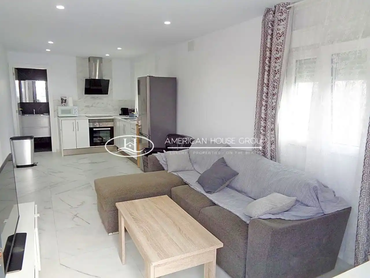 Sala d'estar de Casa o xalet en venda en Chiclana de la Frontera amb Jardí privat, Traster i Piscina