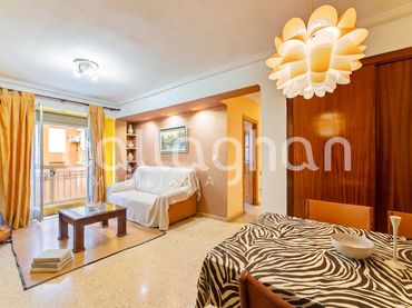 Flat with balcony for sale in Calle de Jacomart