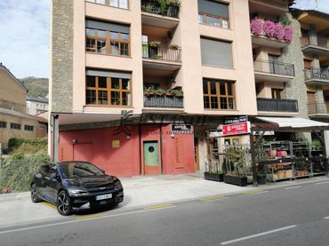 Locale commerciale in vendita a Sort