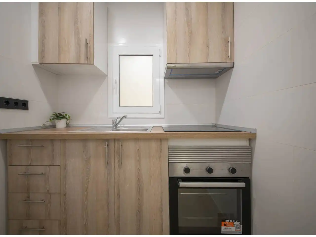 Küche von Wohnung zum Verkauf in L'Hospitalet de Llobregat mit Klimaanlage, Parkett und Terrasse