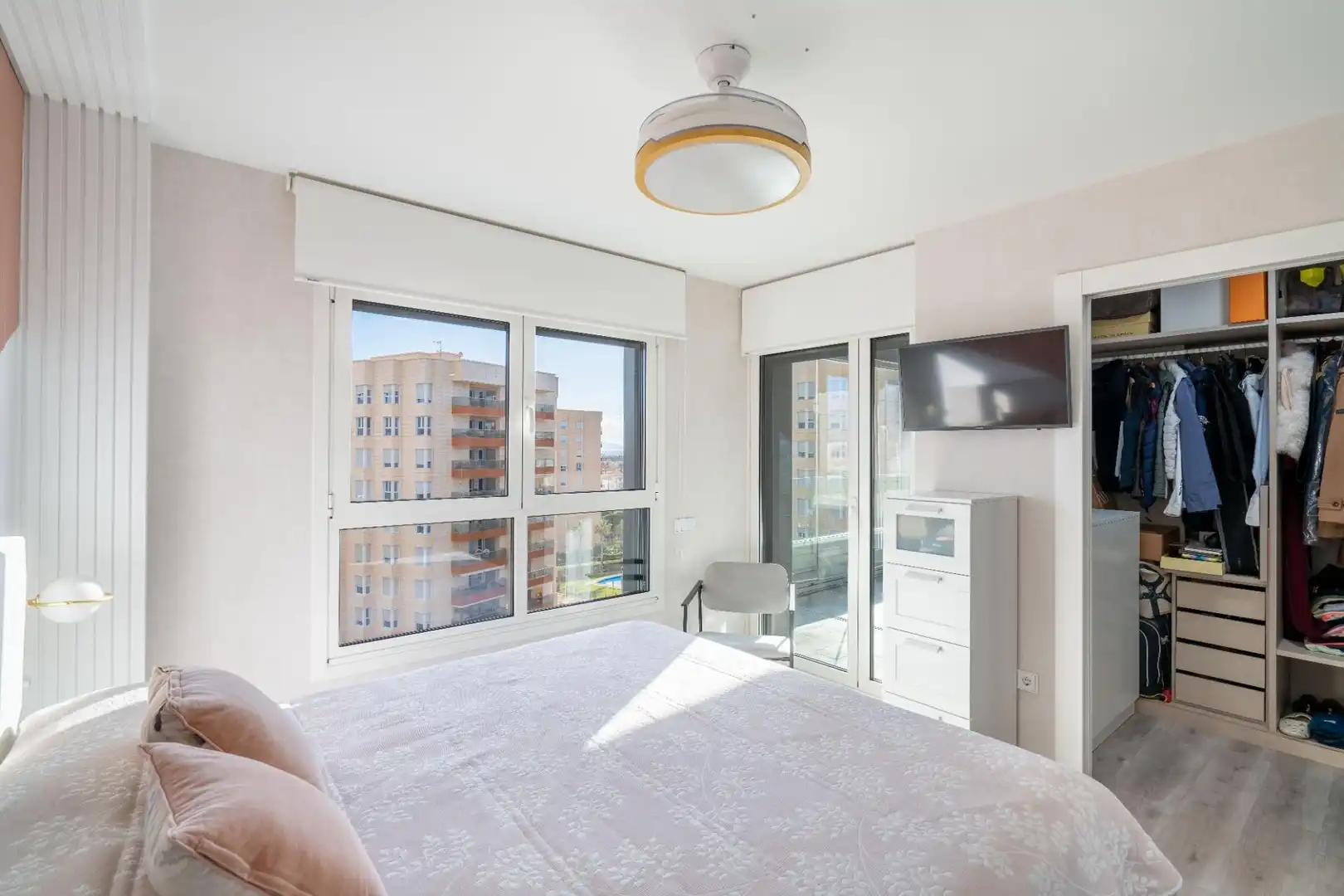 Habitación de Piso en venta en Almería con Aire acondicionado, Calefacción y Jardín privado
