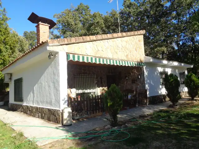 Jardín de Casa o chalet en venta en Navamorcuende con Aire acondicionado, Jardín privado y Trastero