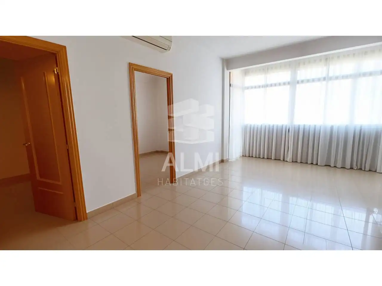 Bedroom of Flat for sale in Barcelona  with Air Conditioner and Balcony