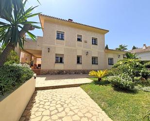 Vista exterior de Casa o xalet en venda en Torremolinos amb Aire condicionat, Terrassa i Piscina