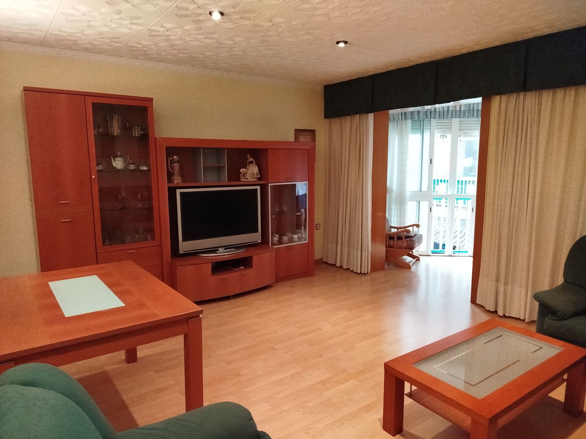 Living room of Flat for sale in Badalona  with Parquet flooring and Furnished