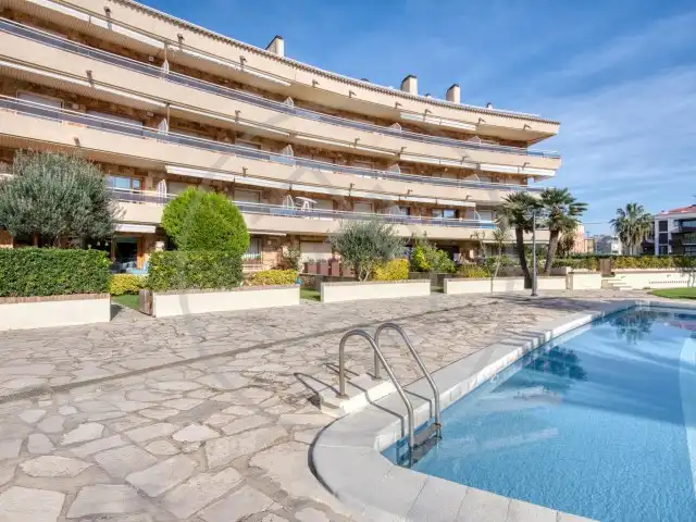 Piscina de Planta baja en venta en Calonge i Sant Antoni con Aire acondicionado, Calefacción y Jardín privado