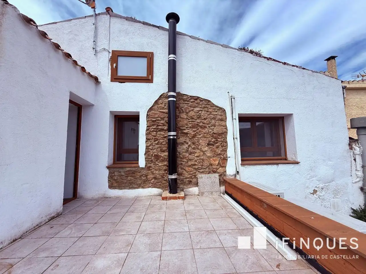 Vista exterior de Casa o xalet en venda en Castellar del Vallès amb Aire condicionat, Calefacció i Parquet