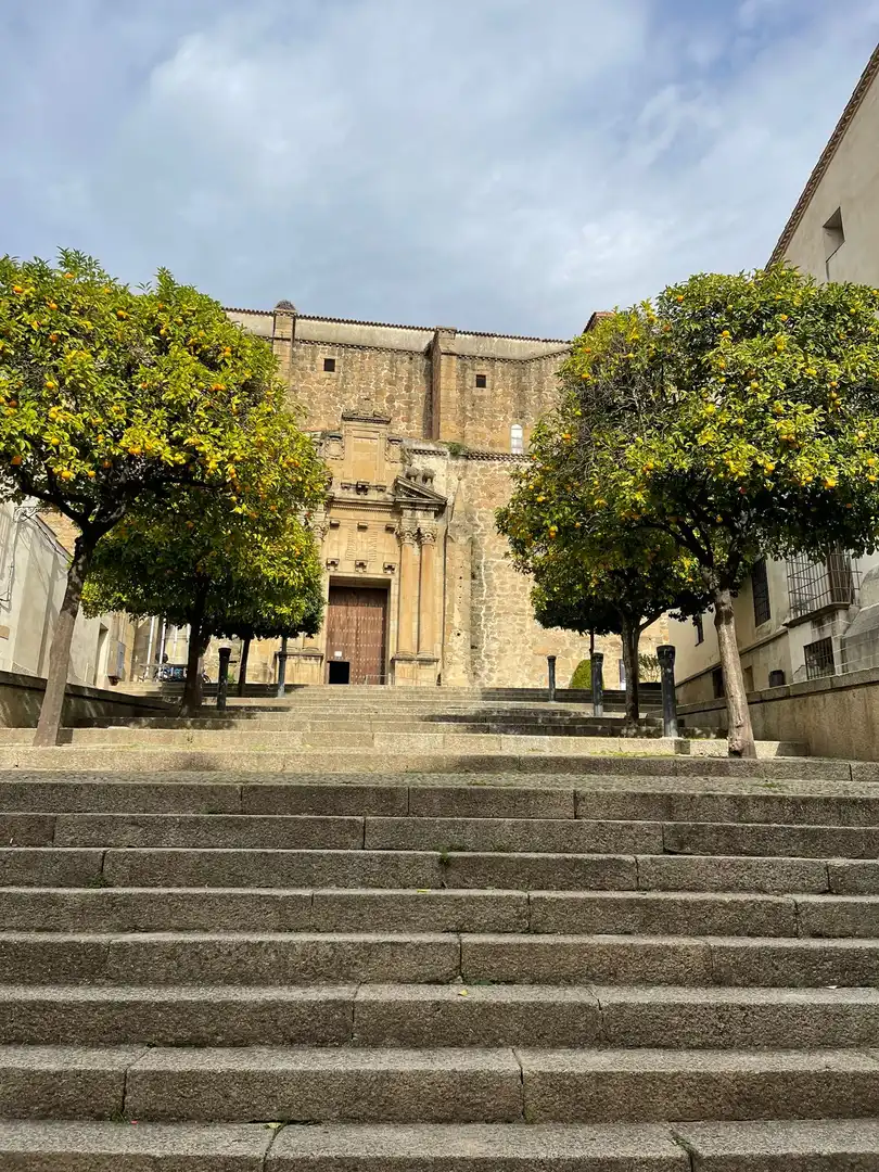 Vista exterior de Casa o xalet en venda en Plasencia amb Aire condicionat, Calefacció i Jardí privat
