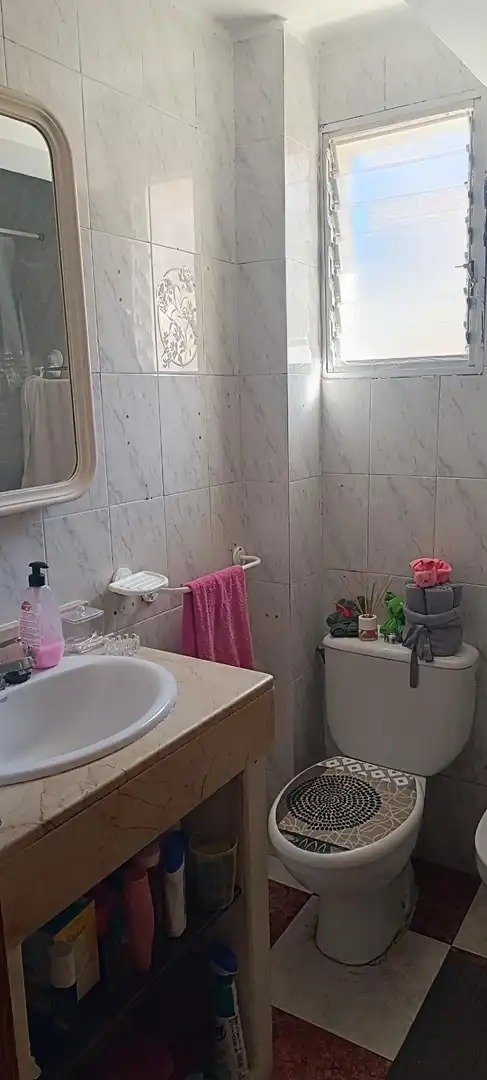 Bathroom of Flat for sale in Sevilla  with Air Conditioner, Terrace and Furnished