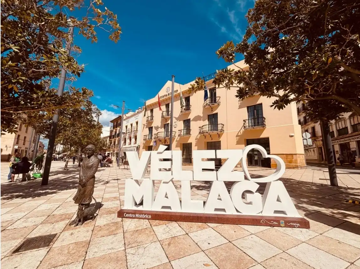 Vista exterior de Piso en venta en Vélez-Málaga