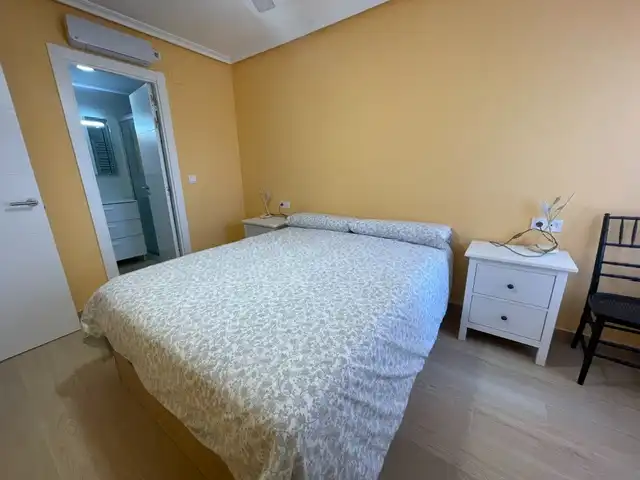 Schlafzimmer von Wohnung zur Miete in Alicante / Alacant mit Klimaanlage, Heizung und Möbliert