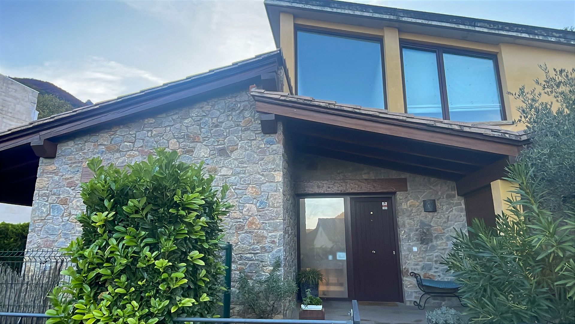 Exterior view of House or chalet for sale in La Vall d'en Bas  with Air Conditioner, Heating and Private garden