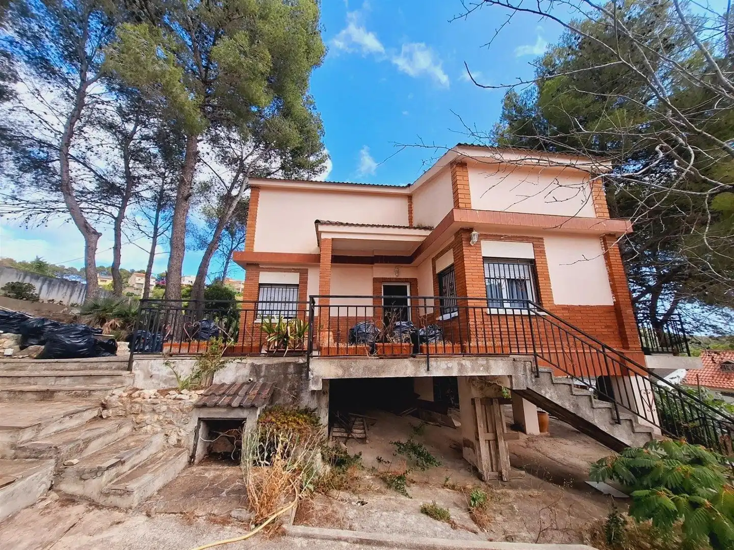 Vista exterior de Casa o xalet en venda en Calafell amb Jardí privat, Terrassa i Traster