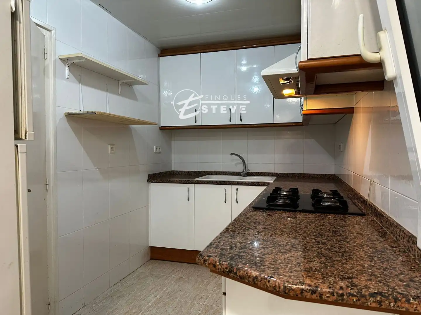 Küche von Wohnung zum Verkauf in Calafell mit Terrasse und Abstellraum