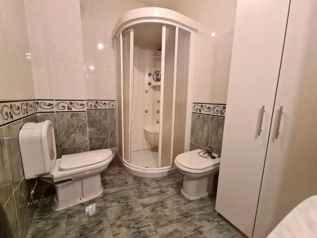 Baño de Piso en venta en La Adrada  con Aire acondicionado, Terraza y Amueblado